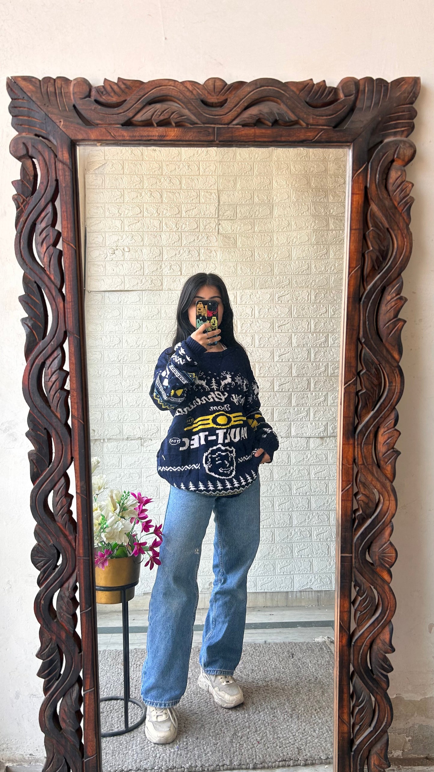 Graphic sweater