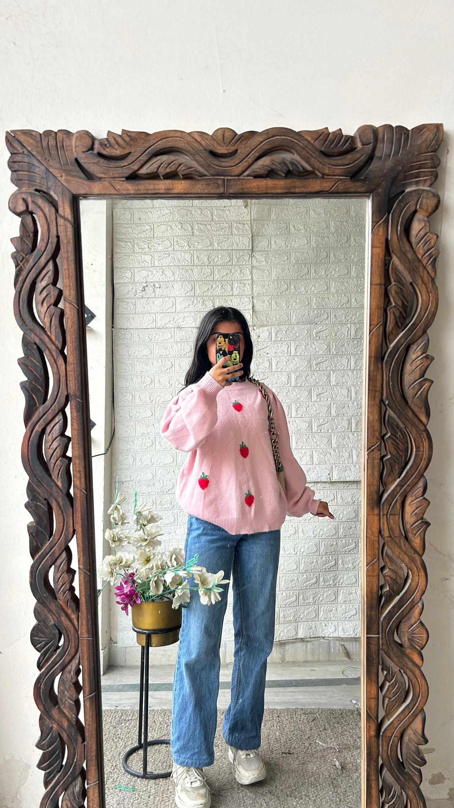 Strawberry 🍓 sweater M